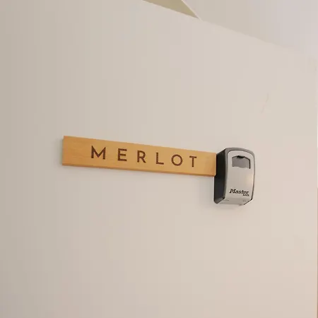Apartment Merlot